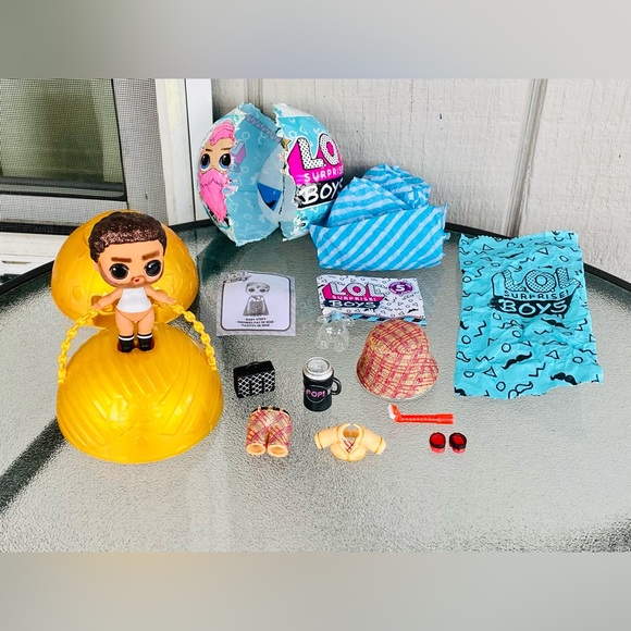 LOL Surprise Dolls & Accessories Bundle - Picture 14 of 15